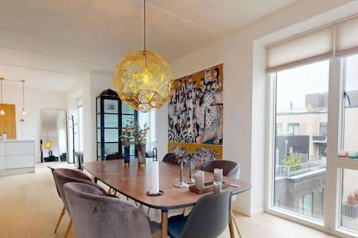 Executive Harbour Penthouse Apartment